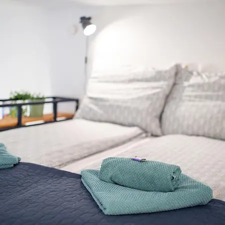 Apartment Rumbastic New - Location With Ac