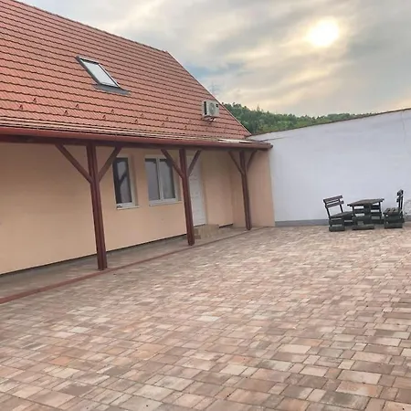 House With Parking Possibility Apartment *