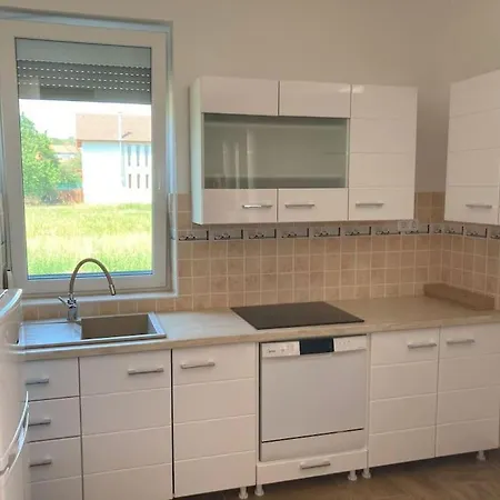 House With Parking Possibility Apartment