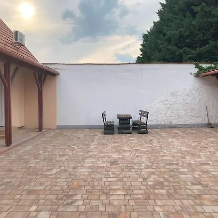 House With Parking Possibility Apartment