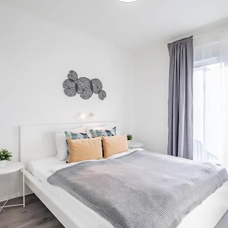 Fresh & Modern - With 2 Balconies Apartment Budapest