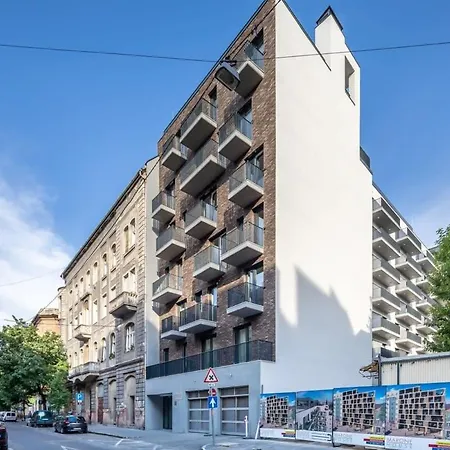 Fresh & Modern - With 2 Balconies Apartment *