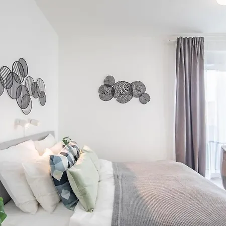 Fresh & Modern - With 2 Balconies Apartment Budapest