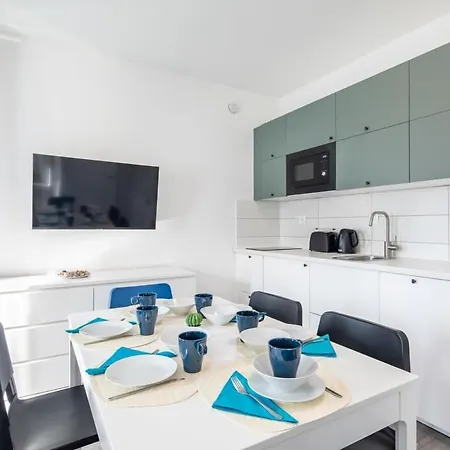 Apartment Fresh & Modern - With 2 Balconies