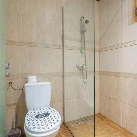 Cool In The Center With Patio, Szovetseg Street Apartman *