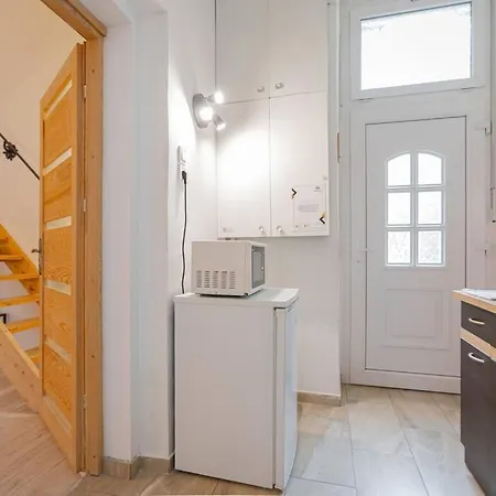 Cool In The Center With Patio, Szovetseg Street Apartment Budapest