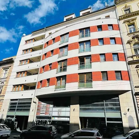 Apartment Comfort -2bedroom,central,balcony,elevator,ac