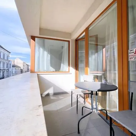 Comfort -2bedroom,central,balcony,elevator,ac Budapest
