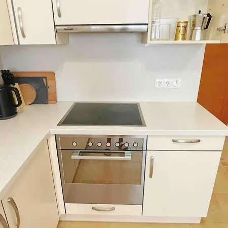 Apartment Comfort -2bedroom,central,balcony,elevator,ac