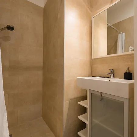 Spacious By Opera Apartment *
