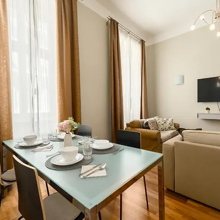 Spacious By Opera Apartment
