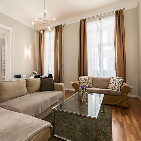 Apartment Spacious By Opera Budapest