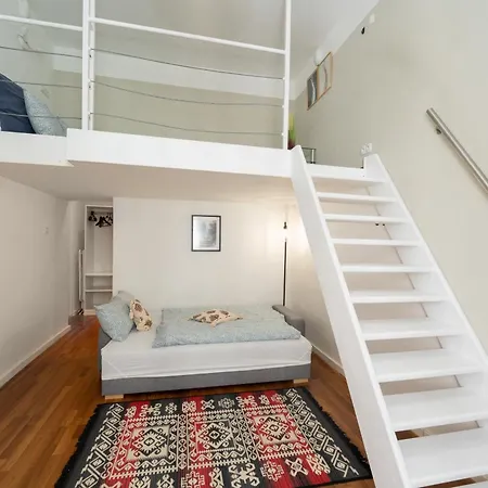 Spacious By Opera Apartment