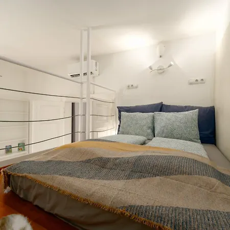 Spacious By Opera Apartment Budapest
