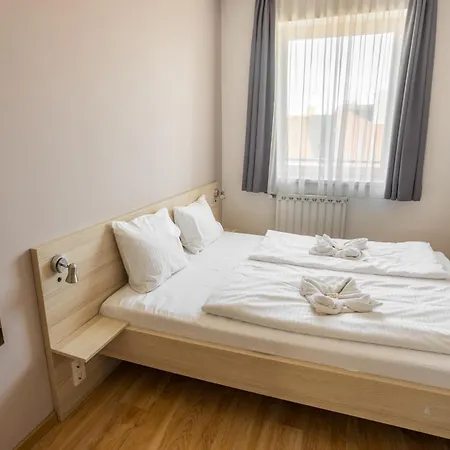 Lejlighedshotel Corvin Plaza & 3*