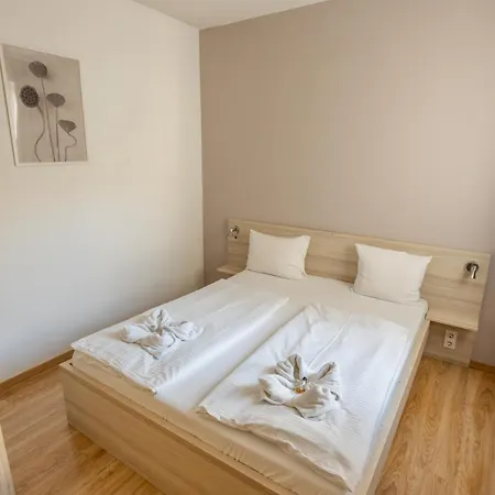 Lejlighedshotel Corvin Plaza & 3*