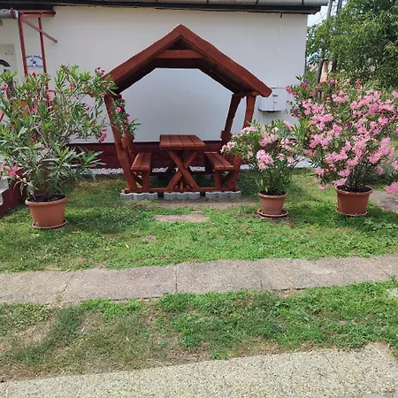 Rákos-patak Family House Vendégház *