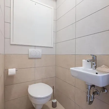 Apartment Big With Garage & Balcony & Ac & Lift *