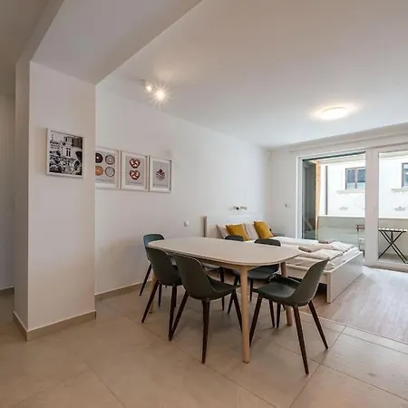 Big With Garage & Balcony & Ac & Lift Apartment *