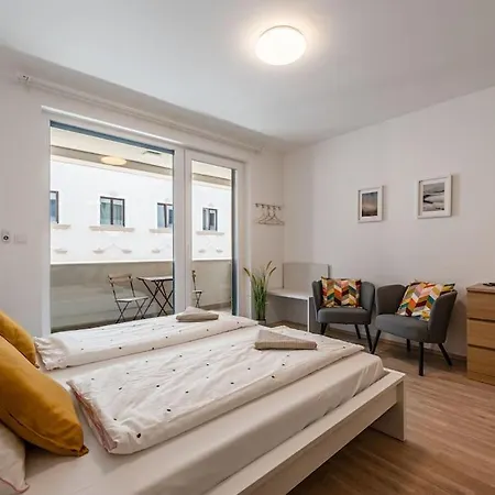 Big With Garage & Balcony & Ac & Lift Budapest