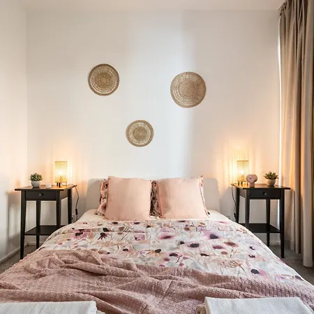 Of Serenity - 2 Bdr, Free Parking And Terrace * Budapešť