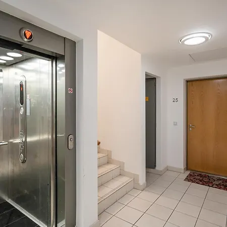 Of Serenity - 2 Bdr, Free Parking And Terrace Apartmán Budapešť