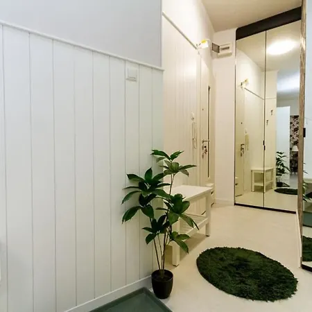 White Pearl Downtown Balcony By Nw *