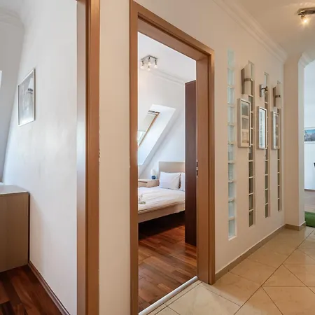 Whistle Living Apartment *