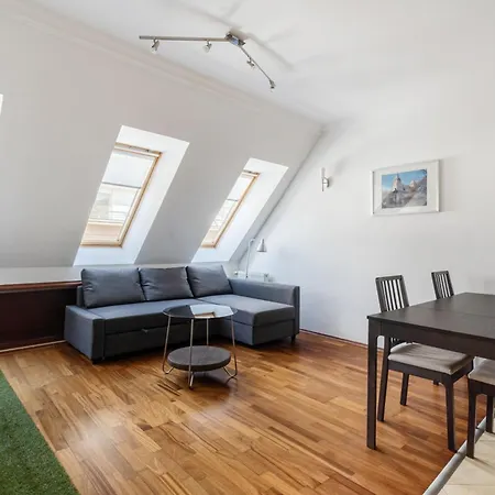 Apartment Whistle Living *