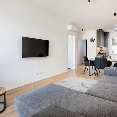 Apartment Sleek With Balcony And Parking Budapest