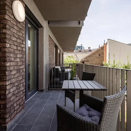 Apartment Sleek With Balcony And Parking Budapest