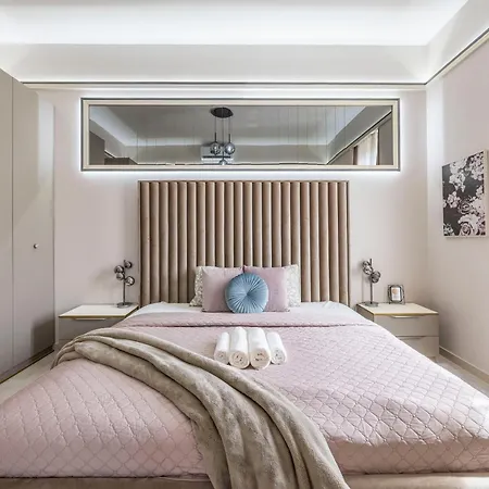 Apartment High-end Luxurious Royal In The Heart Of