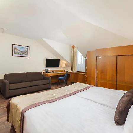 Carlton Buda Castle מלון 4*