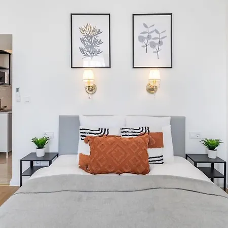 - Cute And Comfy * Budapest