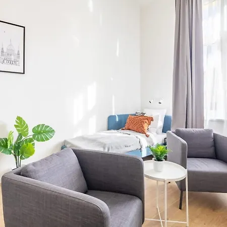 Apartment - Cute And Comfy