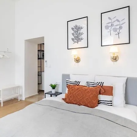 - Cute And Comfy * Budapest