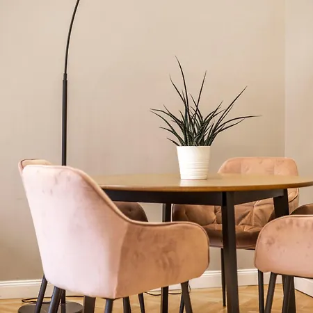 Charming & Cozy Central By Prestige Homes Apartment Budapest