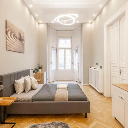 Charming & Cozy Central By Prestige Homes Apartment Budapest
