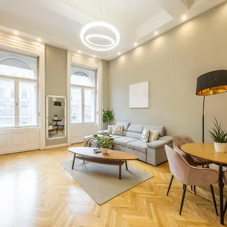 Charming & Cozy Central By Prestige Homes Apartment Budapest