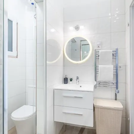 Apartment - Cute And Comfy *