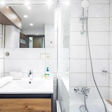 Ultra - Quiet Sleep Apartment *