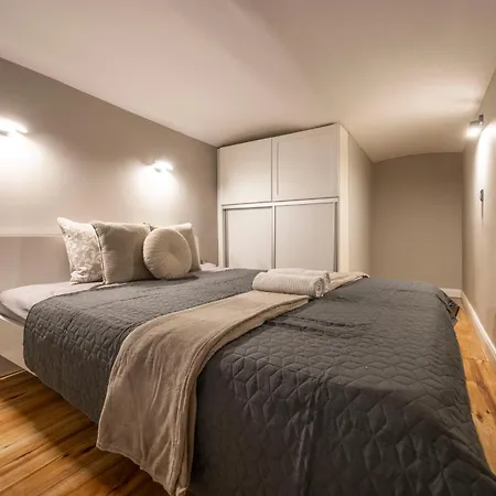 Charming & Cozy Central By Prestige Homes * Budapest