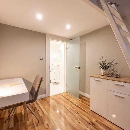 Apartment Charming & Cozy Central By Prestige Homes