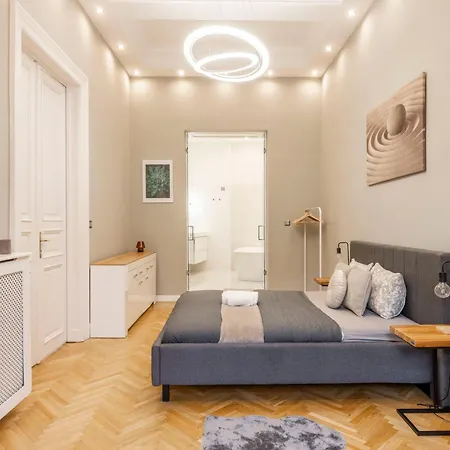 Charming & Cozy Central By Prestige Homes Budapest