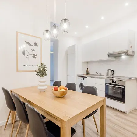 Luxe, Minimal 3dbr Apt-stunning New York Cafe View Apartment *