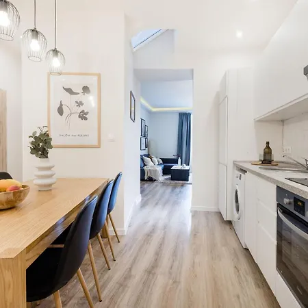 Apartment Luxe, Minimal 3dbr Apt-stunning New York Cafe View *