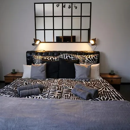 Mini Industrial Apartment *