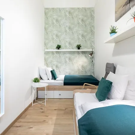 Ultra Central - New - Comfy *