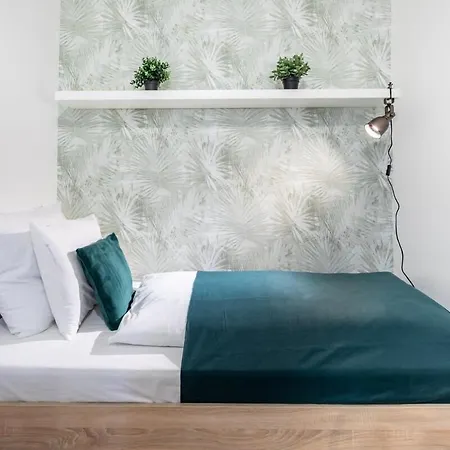 Ultra Central - New - Comfy *