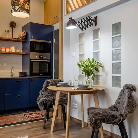 Warm And Cozy Hideaway In The Heart Of The * Budapest
